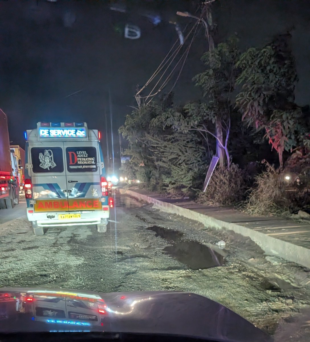AshankAnsh's tweet photo. This is Varthur—one of Bengaluru’s fastest-growing suburbs.

• Roads riddled with crater-like potholes
• 2–3 km traffic jams are normal, any hour of the day
• Ambulances struggle to get through
• School children and office-goers spend hours covering just 2 km
• Garbage, dust, broken drains and missing footpaths are the new normal  SH-35 deadlines keep getting missed. 
The Varthur Lake bridge is in terrible shape. Yet luxury apartments here sell for ₹12,000–₹18,000+ per sq ft while basic infrastructure is ignored.

Who is accountable?

MLA? MP? BBMP? PWD?

Varthur isn’t asking for luxury.
We’re asking for safe roads, clean surroundings, proper traffic management, and accountability.Please don’t ignore the thousands of families who call this place home.
We deserve better.@CMofKarnataka
 @DKShivakumar
 @GBA_office
 @BlrCityPolice
@wftrps
@krishnabgowda
@GunjurCharan
@MALimbavali

#FixVarthur #Varthur #Bengaluru #SH35 #RoadSafety #Infrastructure