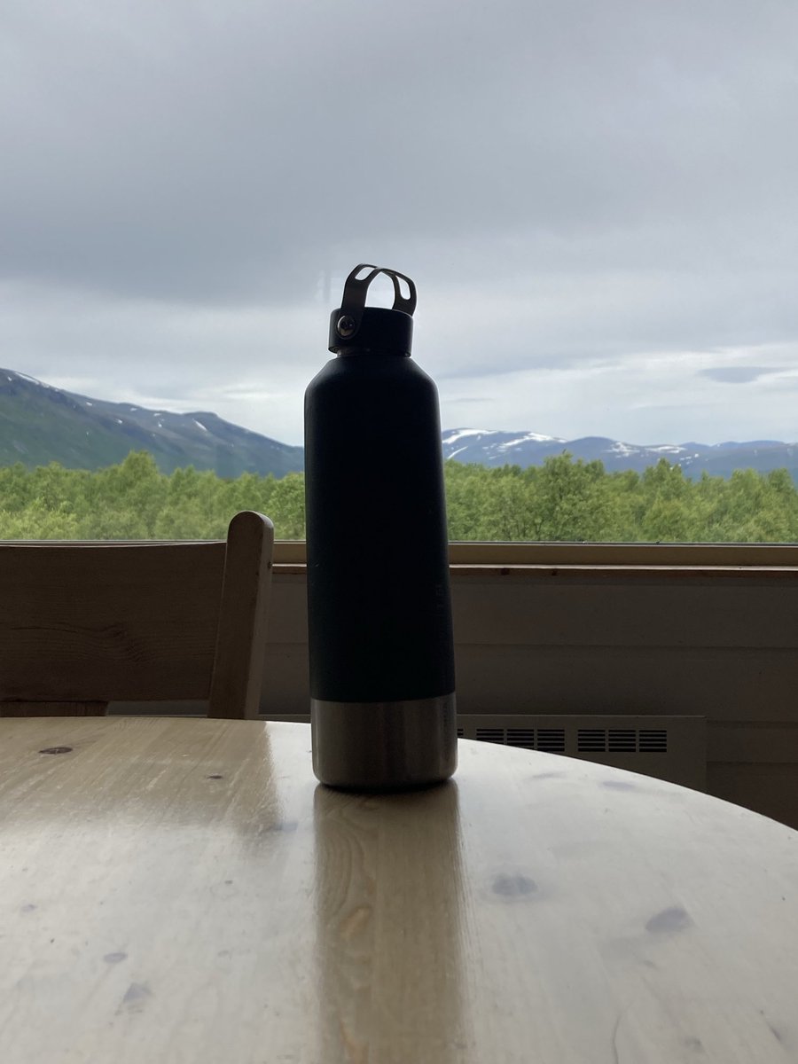 danindidsbury's tweet photo. Water bottle looking wistfully at the mountains we are leaving behind https://t.co/A6H8Cf0Zig