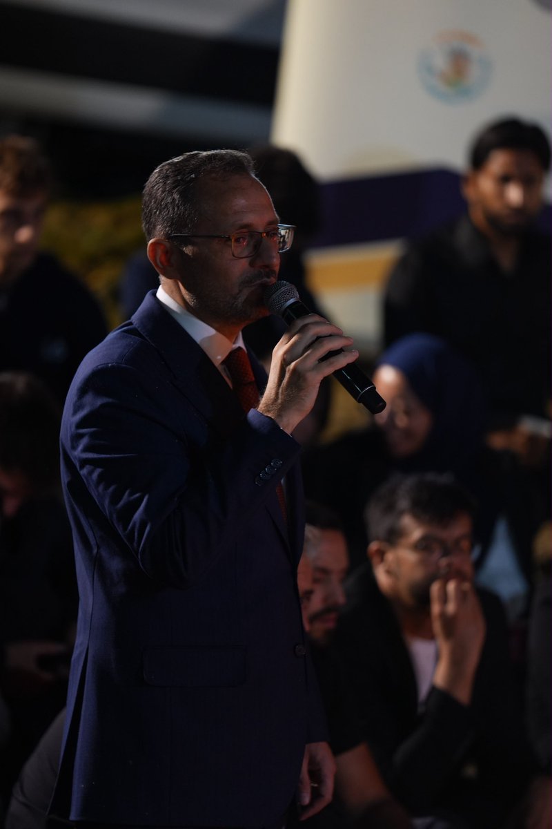 AkInsanHkl's tweet photo. 📍Kocaeli Diriliş Kampı

İnsan Hakları Eğitim Kampımızın ilk gününde, Adalet Bakan Yardımcımız Sedat Ayyıldız gençlerimizle bir araya gelerek hukuk, adalet ve insan hakları üzerine verimli bir söyleşi gerçekleştirdi. https://t.co/sEsmWF0f4g