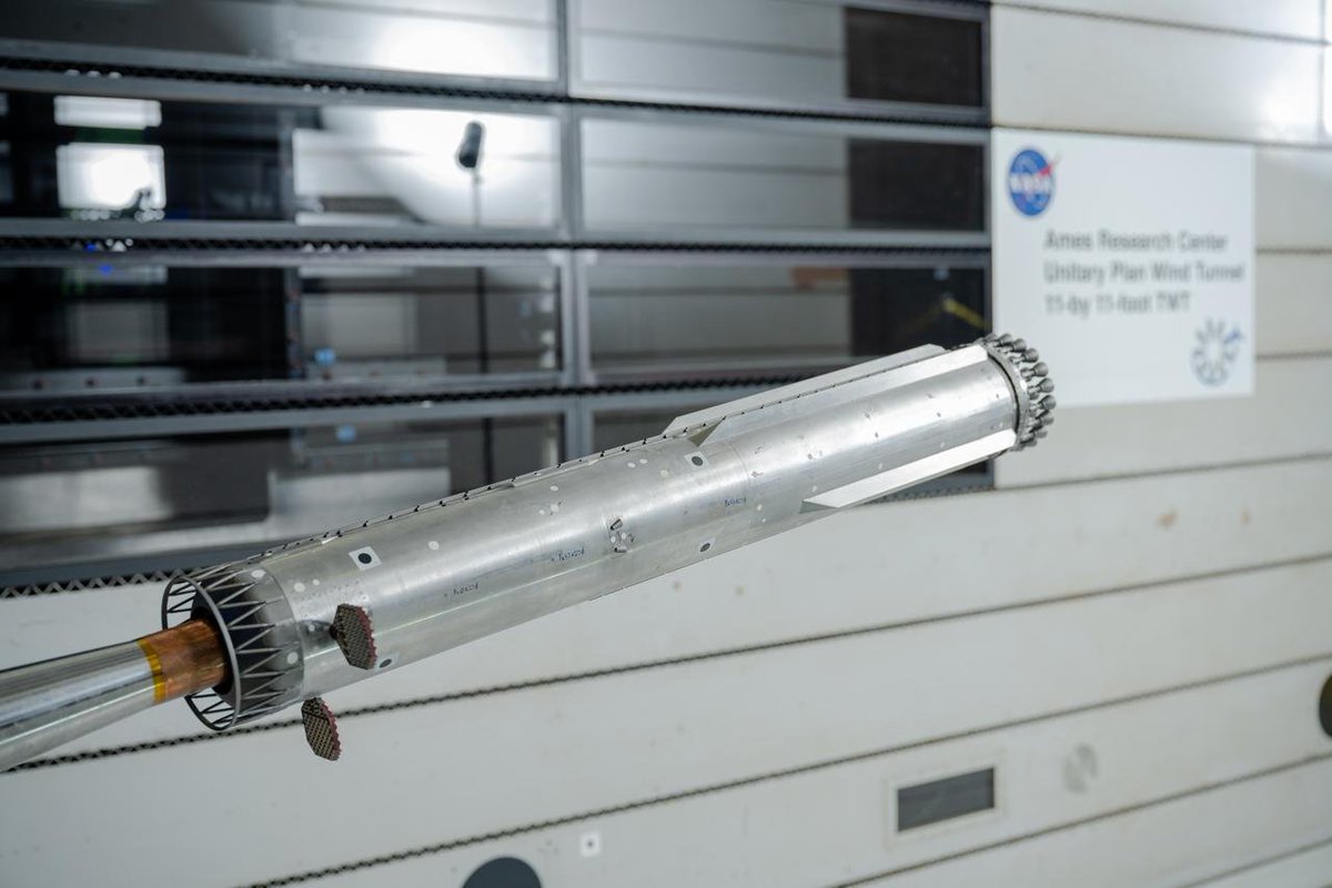 Echo5550's tweet photo. I love wind tunnel test models🤤

We need more wind tunnel test models on display in museums https://t.co/BxvFMczHUo