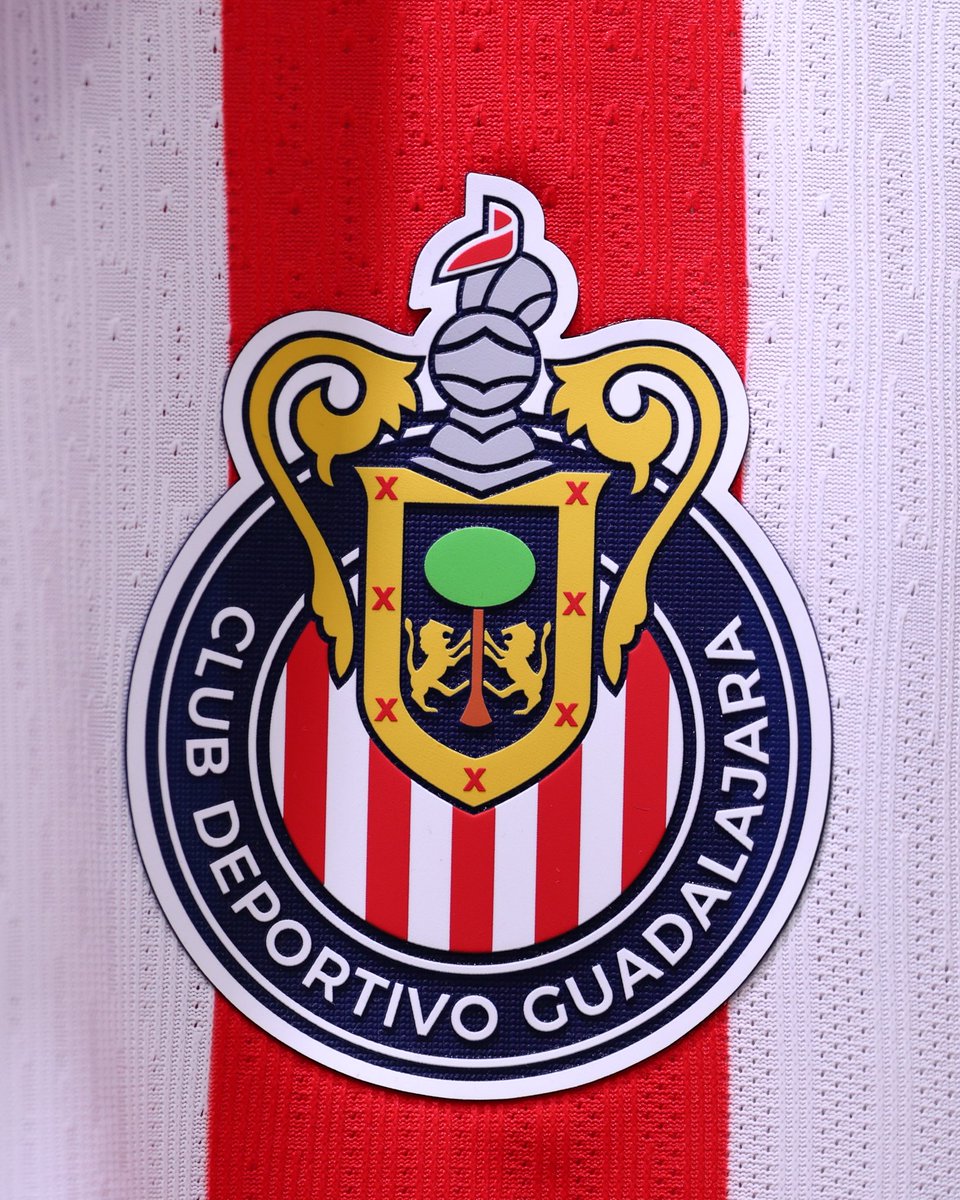 Chivas's tweet photo. 🇦🇹 ¡Hoy se usa esta hermosura! ❤️🤍 https://t.co/ZtYPQ8wFFi