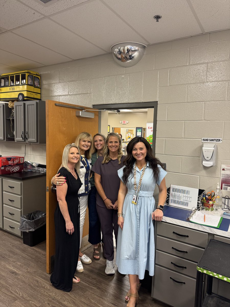 aprilmnorris's tweet photo. @TCSPublic schools had an amazing start today. Lots of smiles and fun across the district. #TCSNextLevel https://t.co/uCixcAv5PL
