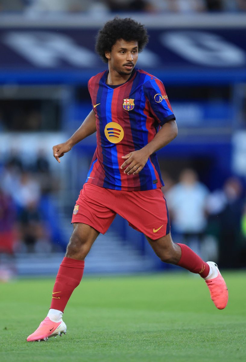 Abdulhak114's tweet photo. 🚨 KARIM ADEYEMI MAKES HIS BARÇA DEBUT! 🔵🔴 The wait is over — the German winger steps on for the second half vs Birmingham City, just a week after completing his move from Dortmund. A new chapter begins under Flick ⚽️🇩🇪 #FCBarcelona #Adeyemi https://t.co/cqZDPieNwA