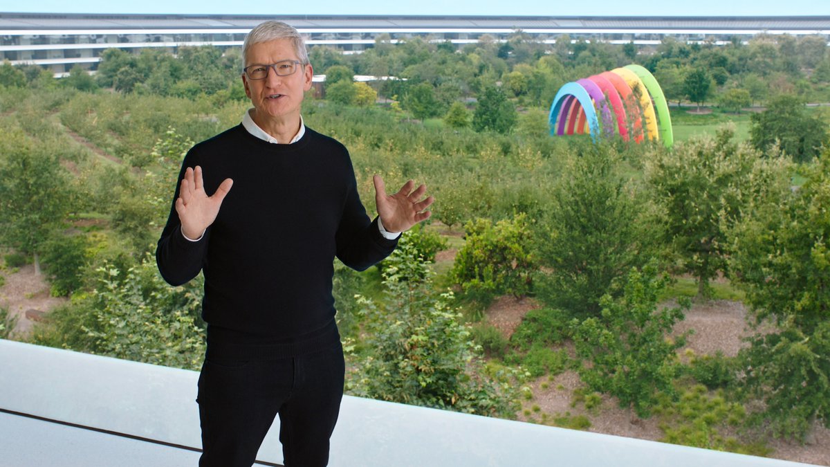 MacRumors's tweet photo. How Apple Changed Under Tim Cook: 15 Years in Numbers https://t.co/2ljCi9eFbM https://t.co/JlS2ygLzMI