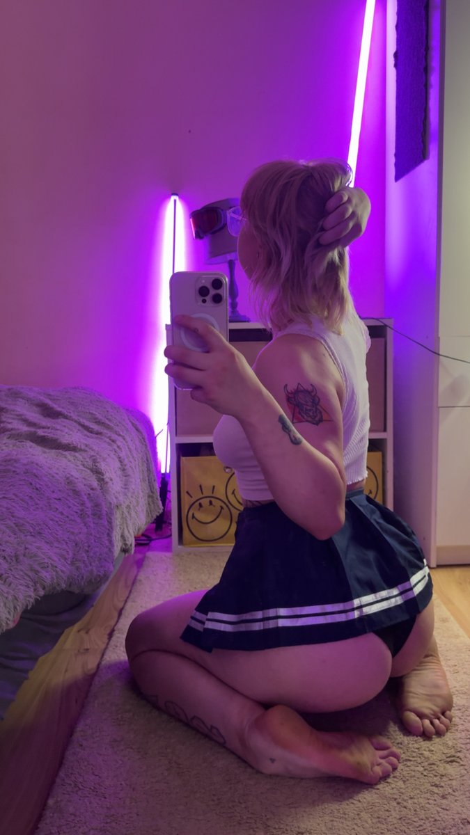 zuxakink's tweet photo. 19F I'll dominate you 😈 https://t.co/JuFTXTsHon