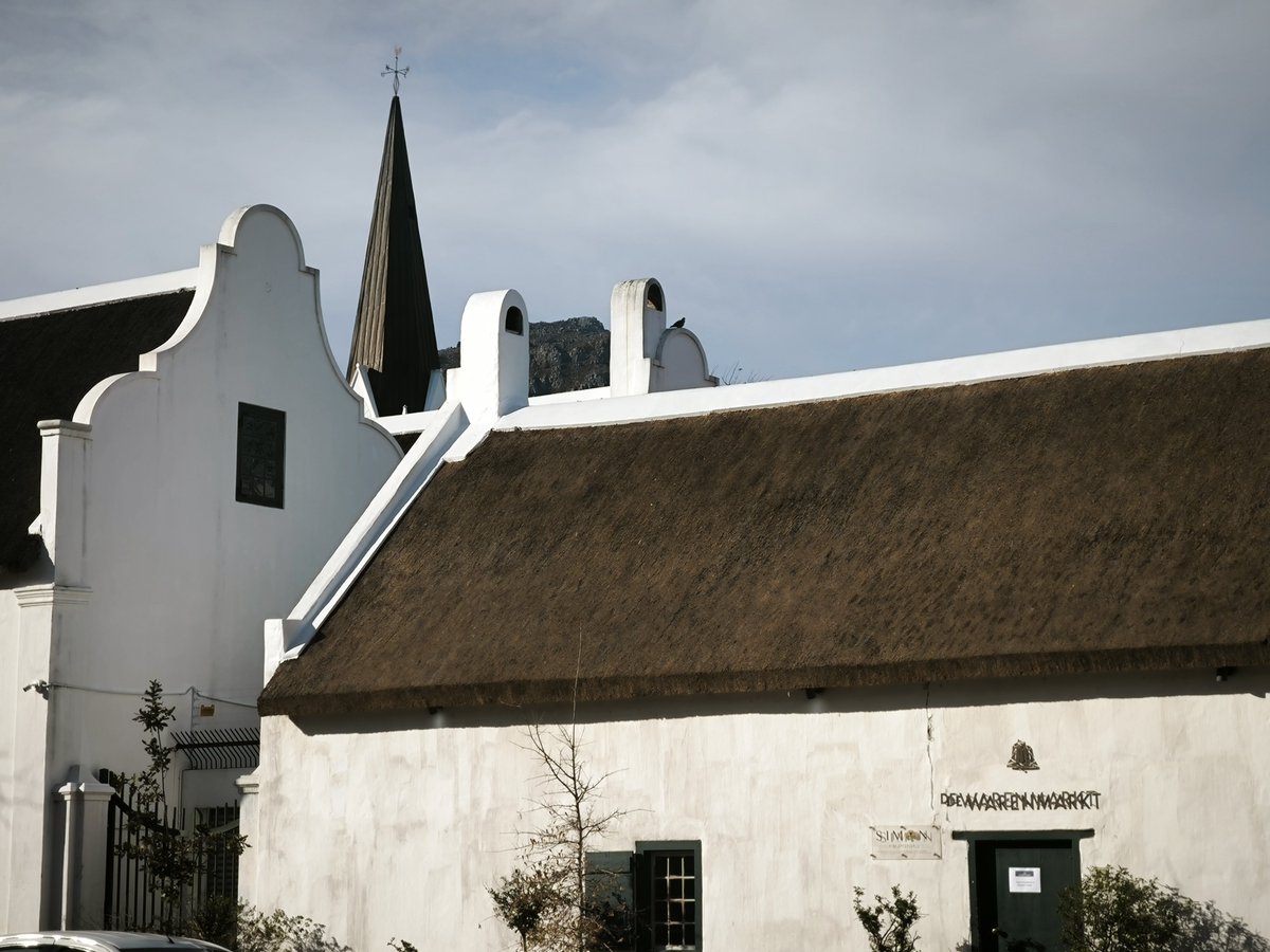 AGRACIAFORES's tweet photo. Nos movemos hacia el área vinatera de Stellenbosch,con pueblos blancos y casas holandesas del sigloXVIII, con bodegas que mezclan variedades de uva, creando buenos vinos a buen precioEl paisaje es bellísimo;leemos que aquí estaba el laboratorio del apartheid,no lo parece, pero.. https://t.co/nApFUlk6gr