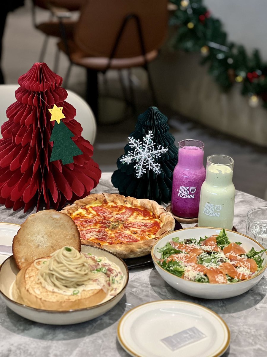 CromoVODKA's tweet photo. Sunday pizza night with the whole crew—laughts, crumbs, and way too much leftover dough. Best part of the week! https://t.co/cRv7Y3uWg7