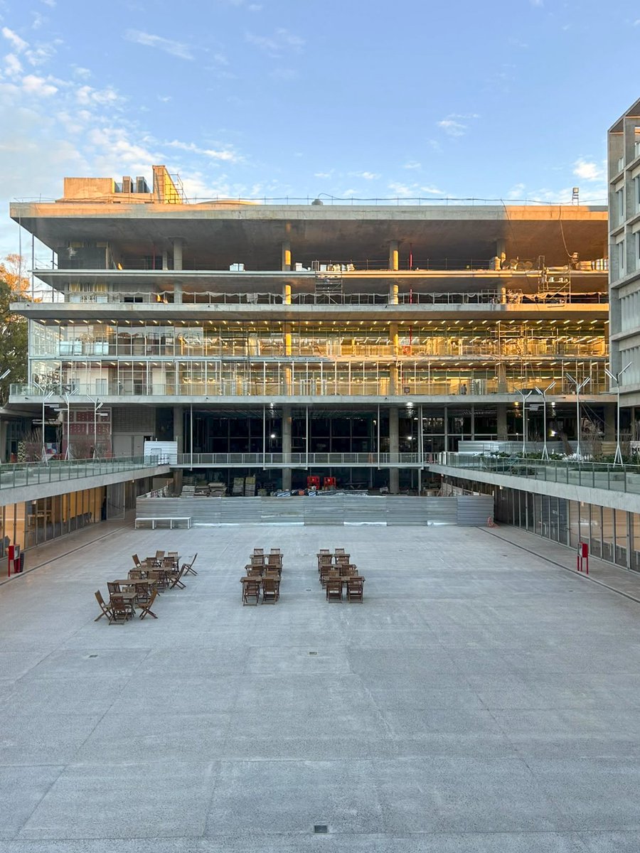 utditella's tweet photo. 🤩💪 No podemos aguantar hasta el lunes para contarles que, luego de muchísimo esfuerzo institucional, estamos felices de recibir a los estudiantes el 3 de agosto en las nuevas instalaciones del Campus. https://t.co/B71CqnXE9x