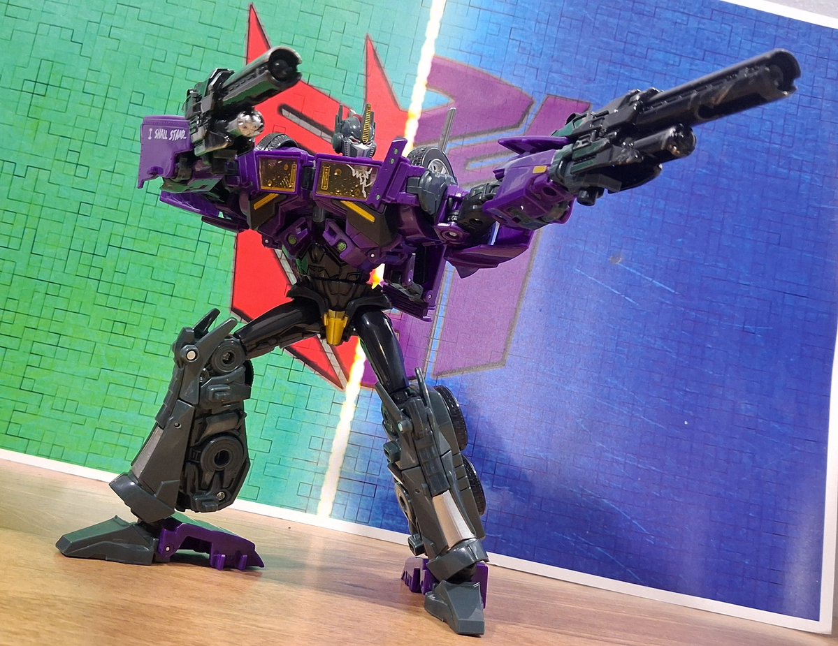 14thPrimeCustom's tweet photo. After nearly 6 years of waiting, APC Toys finally gives us their SG Optimus. And it's great. There's NO mold degradation and NO APC jank. If you have any interest in SG Optimus Prime, you owe it to yourself to get one. 
#transformers #maccadam https://t.co/FopKwCbZis