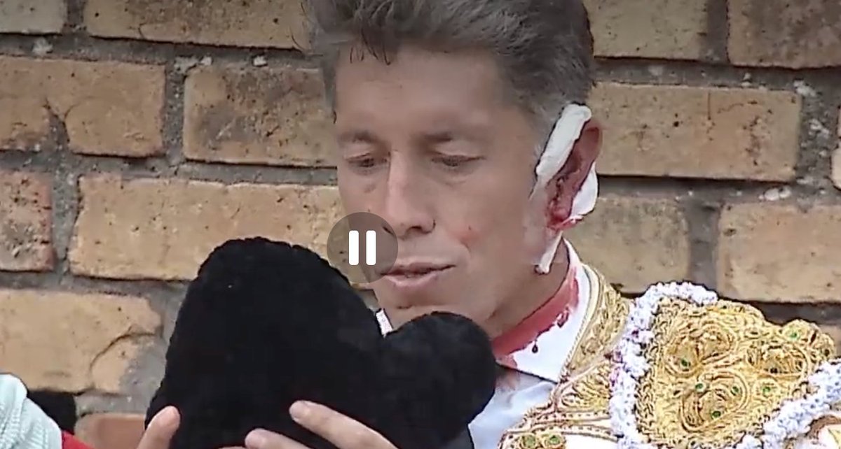 albertozafrazaf's tweet photo. -Oreja de Escribano en el primero.
-Será oreja para Escribano en el primero. 
-No, oreja de Escribano en el primero. 

#Miura #Huelva #Toros https://t.co/3BwkGrhVW4