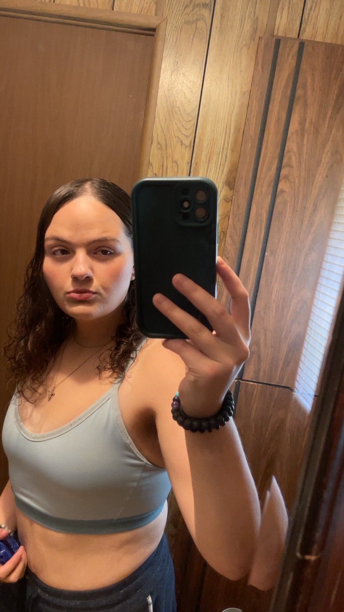 AvaHeart_22's tweet photo. Heyy babes😘 hope you like these pics:)✨ go check out my OF page for a lot more 😋 #Horny #teens #OnlyFans #Onlyfanz #Olderguys #Ass #Creampies #Squirting https://t.co/6CalMnH1eA