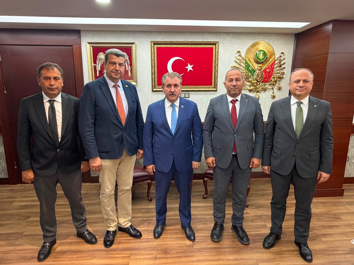 bbphabermerkezi's tweet photo. Türkçe Konuşan Ülkeler Uluslararası Gazeteciler Derneği Genel Başkanı Aytekin Polatel, Başkan Yardımcısı Erhan Hoşgör ve Yönetim Kurulu Üyesi Haluk Yavuzhan’dan oluşan heyet, Genel Başkanımız Sayın Mustafa Destici’yi makamında ziyaret etti.

Gerçekleştirilen görüşmede; medya, iletişim, Türk dünyasıyla ilişkiler ve ortak çalışma alanlarına ilişkin değerlendirmelerde bulunuldu.
#MustafaDestici 
#BüyükBirlikPartisi