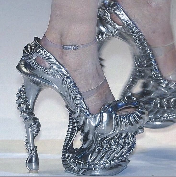 nothinswedden's tweet photo. Feet with fashion https://t.co/V9CRfcdOCb