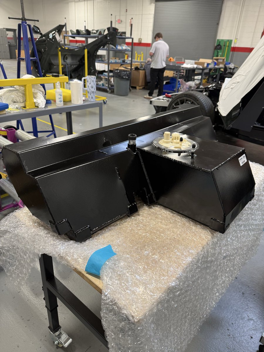 Glickenhaus's tweet photo. Fuel tank which passed 100K Shake Test going into next 004. https://t.co/SUPkwlgV6y