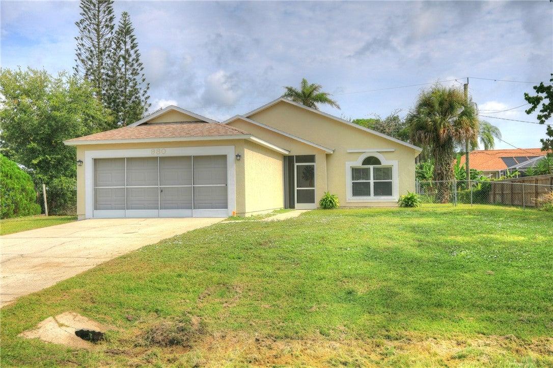 Ericavo's tweet photo. 980 Dolphin Avenue
Making your Dreams into a Reality along the Sunny Treasure Coast of Florida! https://t.co/XHbfkiPirm
