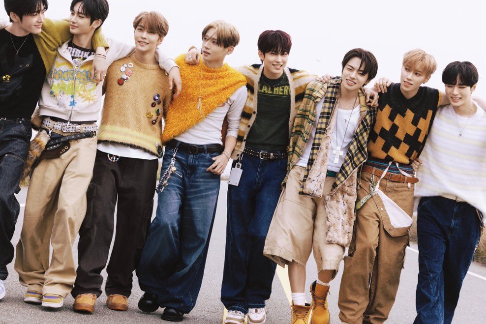 geonppang_411's tweet photo. August wish
I hope this Aug is a Geonwoofull month. Hope we finally get our OT8  family back n ald1 continues as amazing 8 mem group we love. May 8 boys fullfil their dreams n achieve all the success, love they deserve. May Allyz stay w OT8 for a long time. Aug be our best month. https://t.co/OGid876KhH