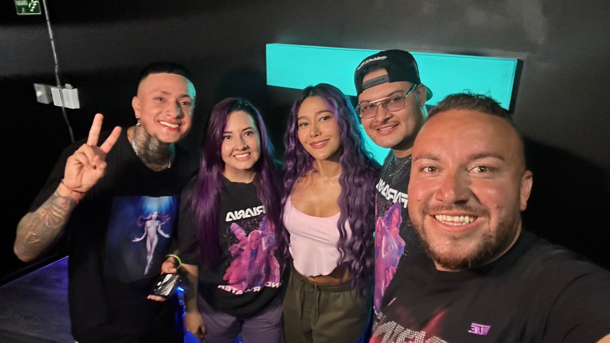 FARIANAFANSCOL's tweet photo. El Combo de la Nena 💜✨ 
Celebrando y disfrutando la colaboración de @FARINAMUSIC X #Soley 
#ELPOZO 🔥🥵
Corran a escucharlo y perreenlo, Disponible en todas las plataformas digitales https://t.co/sWTZmMkTgI