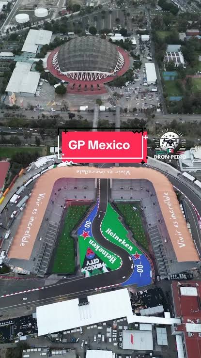 bops66mx's tweet photo. @fuckapplause @strawbeliasif Es que no es un estadio, es un autódromo, tampoco hay que ser un genio para notarlo. https://t.co/SYG9kaSINX