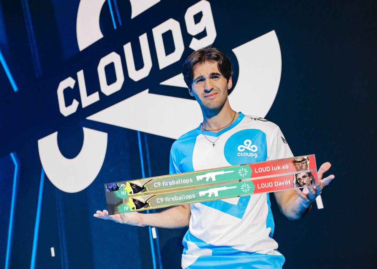 C9VAL's tweet photo. FIREBALL https://t.co/gS0cN3Mfbz
