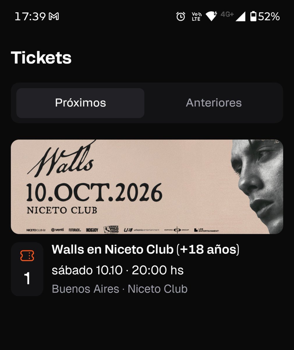 micaavs's tweet photo. cuando nos vimos en 2019 en el aeropuerto de argentina te dije que nos ibamos a volver a ver pero está vez para un show y bueno, era cuestión de esperar unos años ❤️ @wallsitoo https://t.co/EzKOqRvAjF