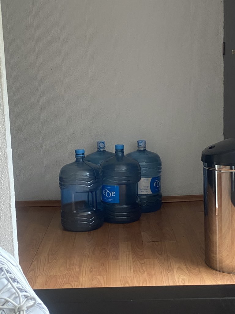 tanncore1's tweet photo. @gvpela Me falta el dispensador  de agua para tener el kit completo de los grandes beneficios https://t.co/tcqDp6a0rr