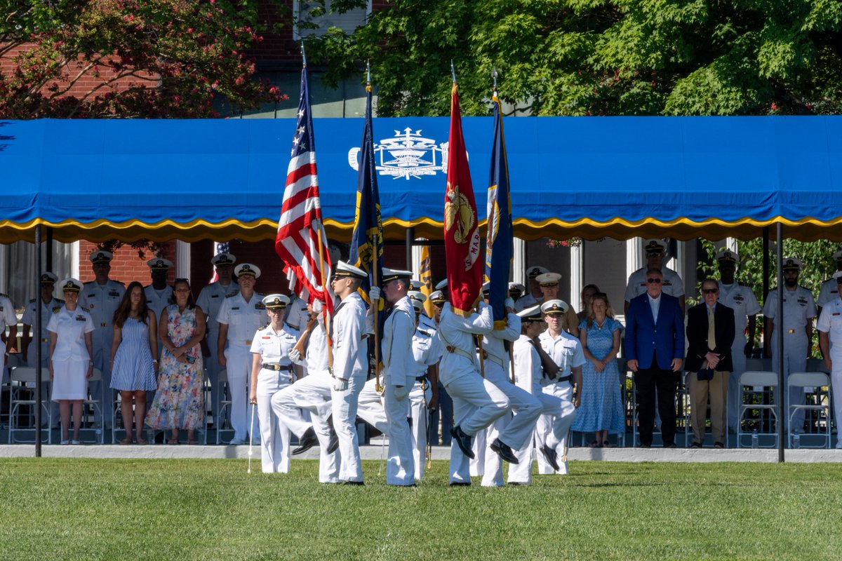 NavalAcademy's tweet photo. Today, the Class of 2030 executed their third formal parade before their final parade next week during Plebe Parents Weekend. 

Over the summer, the plebes have grown by facing many challenges, honing discipline, and bonding over a shared purpose. https://t.co/oroXi88jMo