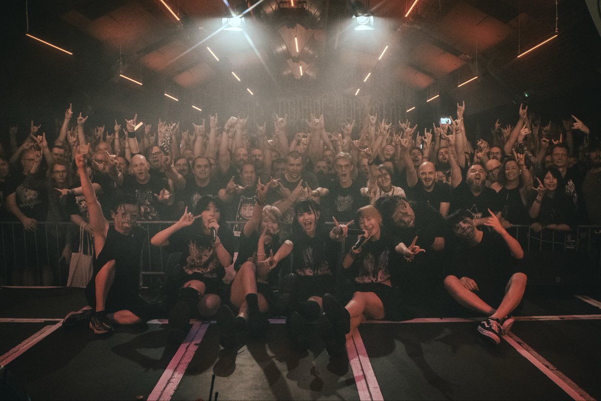 BBTS_koushiki's tweet photo. ドイツ・ケルン公演にご来場いただいた皆さん、本当にありがとうございました！🇩🇪🤘

フィンランド公演に続き、ケルン公演もソールドアウトとなりました！
皆さんの素晴らしい応援に、心から感謝しています！

次はいよいよフランス公演！🇫🇷
皆さんにお会いできるのを楽しみにしています！

🎫 チケットはこちら
https://t.co/43FzHcdaW1