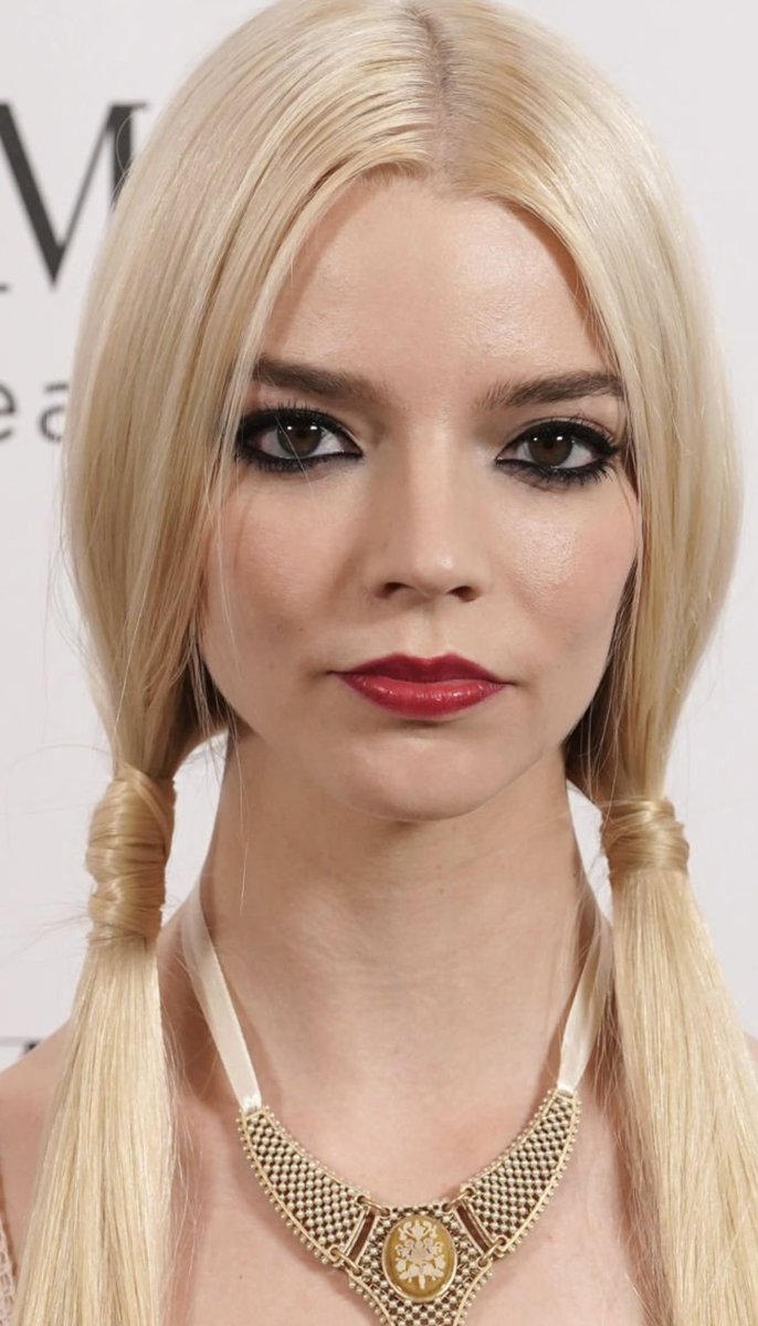 ThinkerAnya_'s tweet photo. Anya Taylor joy the perfect woman you are https://t.co/3bwQSYKQel