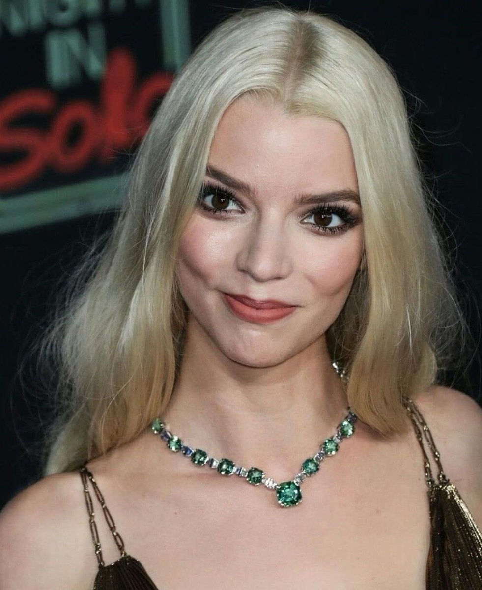 ThinkerAnya_'s tweet photo. Anya Taylor joy the perfect woman you are https://t.co/3bwQSYKQel