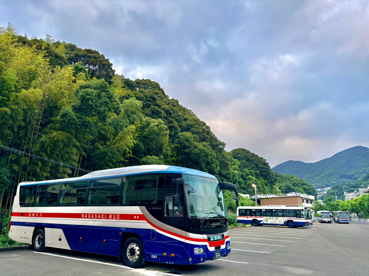 nbkanko's tweet photo. おはようございバース︎︎☁
August‼️…やや曇り気味ですが💦
今日もみなさまご安全に🚌

 #バース朝のご挨拶  #長崎バス観光 https://t.co/ggCWXt1MLl