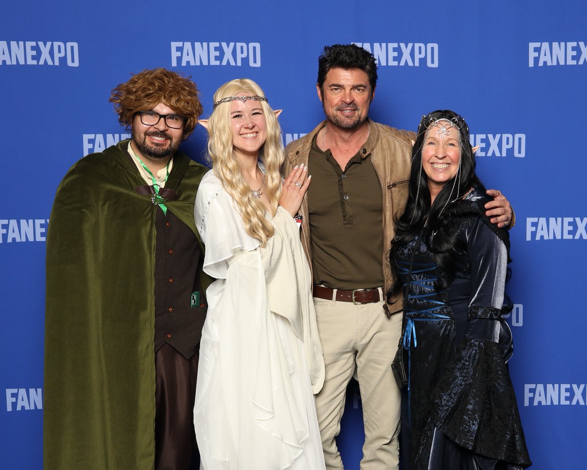 FANEXPOBoston's tweet photo. FAN EXPO Boston is almost here ✨ Meet your fave celebs and capture the moment that will make next weekend unforgettable with a photo op. Tickets are selling fast, so don’t miss out and secure yours today: https://t.co/KQTqYhXqmQ
#FANEXPOBoston #FXB #Boston #BostonEvents https://t.co/3Qq8uH6F9N