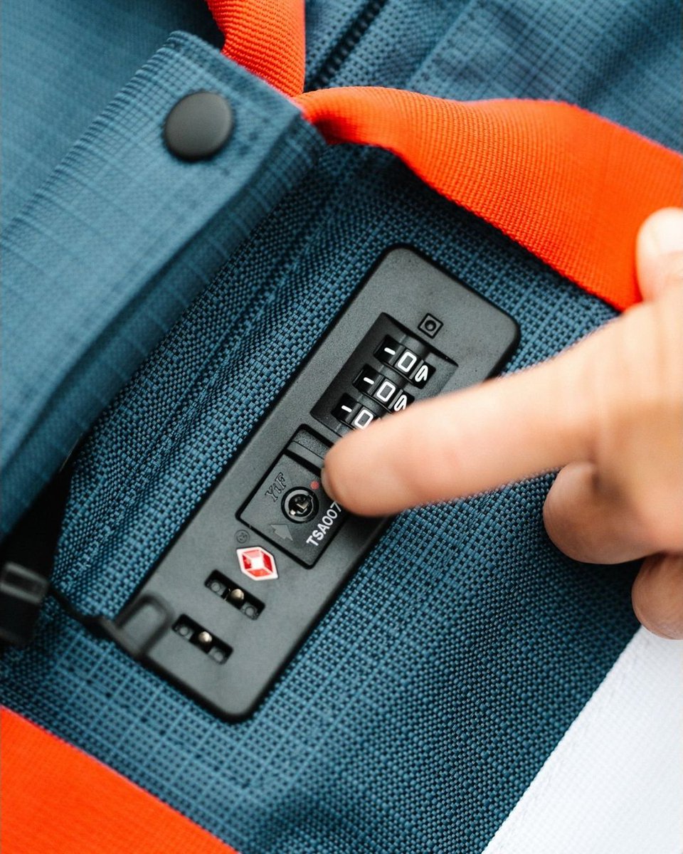 SunMountainGolf's tweet photo. A travel bag should do more than carry your clubs.

It should reduce strain.
Protect your investment.
Move effortlessly.
Stand up to years of travel.

ClubGlider3 delivers. https://t.co/ZRcrCnUhzE