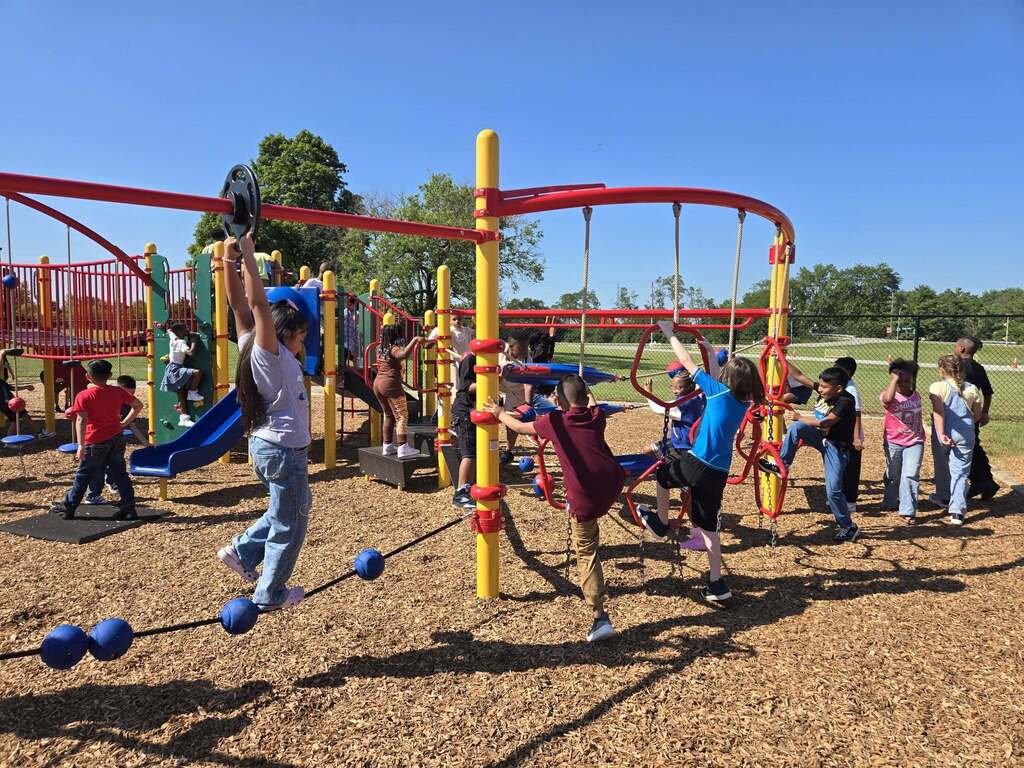 msdwarren's tweet photo. Two days in, and the energy is already incredible! 🖤💛 The 2026–2027 school year is off to a great start.#GreatestYearEver #WarrenWill #PrideOfTheEastside https://t.co/2ST8BXLvkL