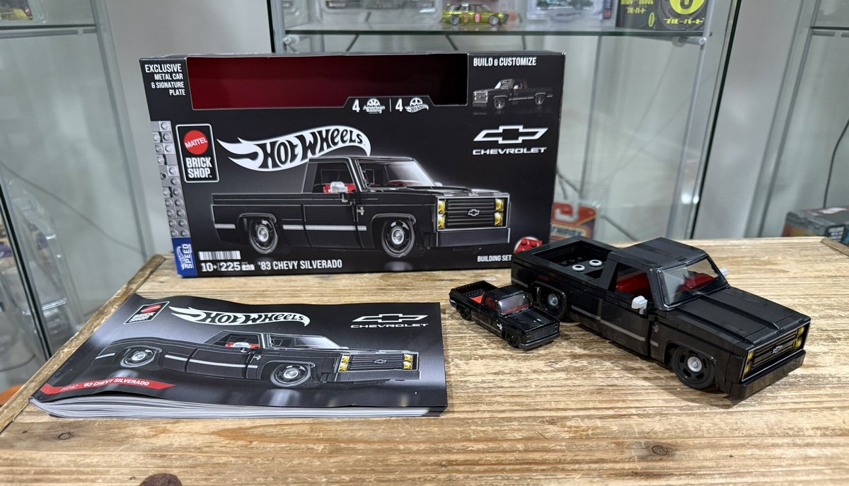 DiecastHype's tweet photo. Big shout to my son for building this for the collection! It’s looks great completed 🌶️
Are you adding this one to your collection?
#HotWheels #BrickShop https://t.co/0S5PuHxQwU