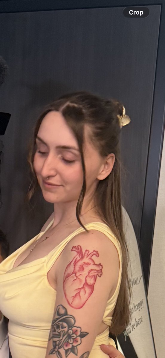 la_guerafea's tweet photo. God I never want to be this in love ever tf again. If there’s ever a time I look like this I need to be put down https://t.co/p6ibLijWwS