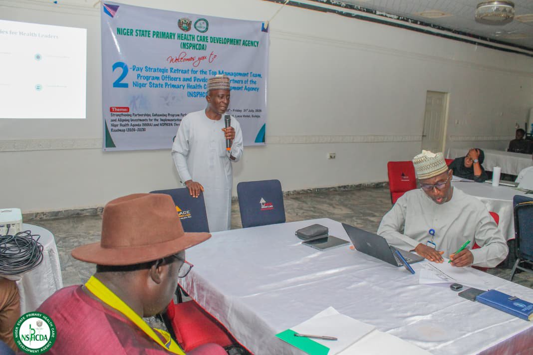 y_abugi's tweet photo. Honoured to facilitate a session on Strategic Communication for Primary Healthcare Leadership at the two-day NSPHCDA Strategic Retreat for top management, programme officers and development partners.

#StrategicCommunication #PrimaryHealthCare #NSPHCDA #Leadership #NigerState https://t.co/gXpzxtXiWe