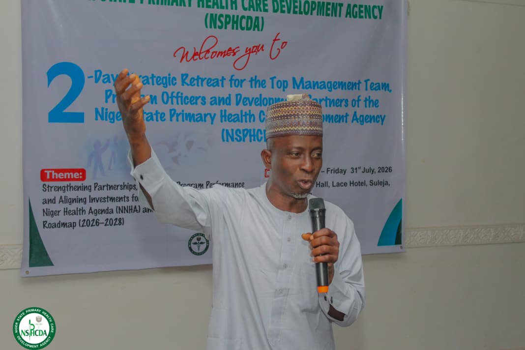 y_abugi's tweet photo. Honoured to facilitate a session on Strategic Communication for Primary Healthcare Leadership at the two-day NSPHCDA Strategic Retreat for top management, programme officers and development partners.

#StrategicCommunication #PrimaryHealthCare #NSPHCDA #Leadership #NigerState https://t.co/gXpzxtXiWe