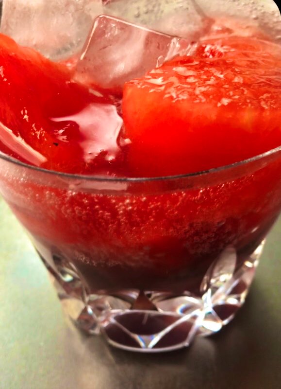 TakakoIkehpx3's tweet photo. @IkehataTakako Healthy Homemade Soda❤️WATERMELON Granité Au Sucre &amp; Açai Berries Lemon Soda❤️ 

Glass Baccarat❤️

#amazon #baccarat #watermelon #acaiberry 

Vegan, Halal, Diet, Low Calories 

Sugar, Frozen Açai Berries available on Amazon. https://t.co/DRBverBfzI