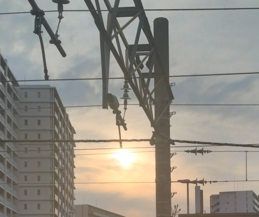 icchihacchi's tweet photo. @aimerdesuyo 社畜な朝を迎えております
お仕事行ってまいります

えめさん　おはようございます https://t.co/44z9tGOGZ7