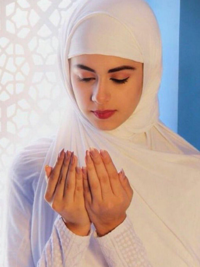 RaniaCharm_abR's tweet photo. أحيانًا أفتقد نفسي قبل أن أفتقد أحدًا؟ https://t.co/sd4bY6JTFV