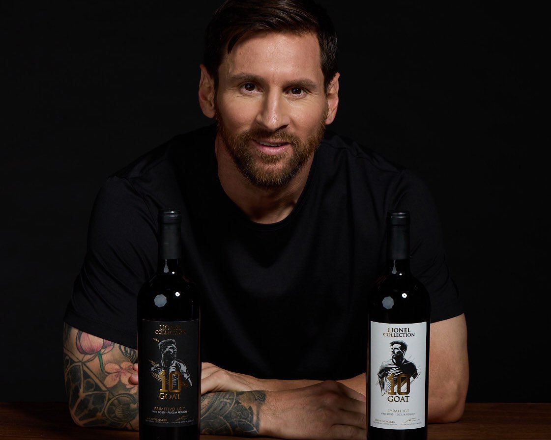 gyaigyimii's tweet photo. "Messi has never called himself the GOAT”
“Messi doesn’t care about stats or awards”
“He just want play ball, awards no concern am” https://t.co/VOpNfPkDKf
