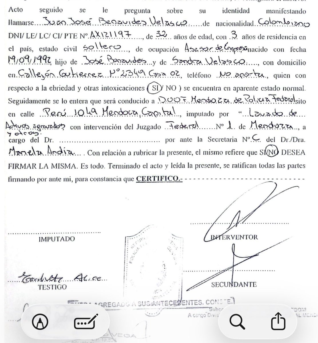 DAILYESTAFA's tweet photo. @ELTIEMPO @elpaiscali @elespectador @RevistaSemana @EnterateCali 🚨 Acta de detención del DailyEstafador Juan José Benavides Velasco, hijo de José Benavides y Sandra Velasco. FAMILIA DE RATAS ❗️ https://t.co/8EFyXcwUla