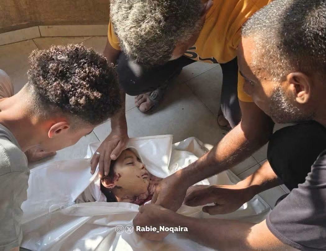 Emelia8z0's tweet photo. Israel has become bloodthirsty for Gaza's children,
Rita, 8 years old occupation terrorists killed her by bombing her tent in Khan Younis .. https://t.co/5b2jUJYkw8
