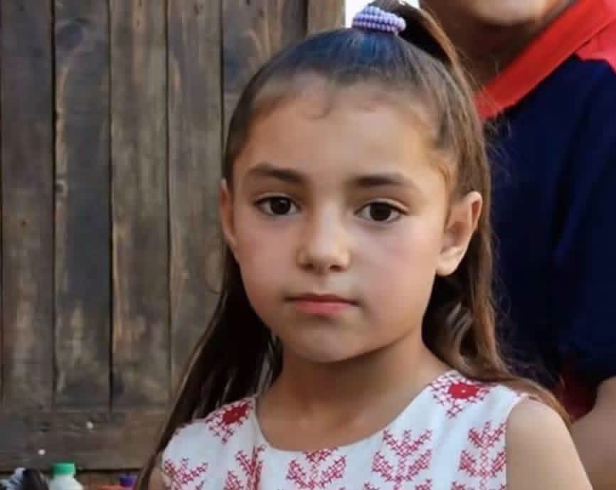 Emelia8z0's tweet photo. Israel has become bloodthirsty for Gaza's children,
Rita, 8 years old occupation terrorists killed her by bombing her tent in Khan Younis .. https://t.co/5b2jUJYkw8