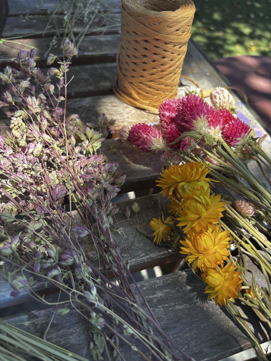 heyrockee's tweet photo. organizing dried flowers for some art projects. Desert hag transformation 99.9% complete https://t.co/6MAS9jYT2l