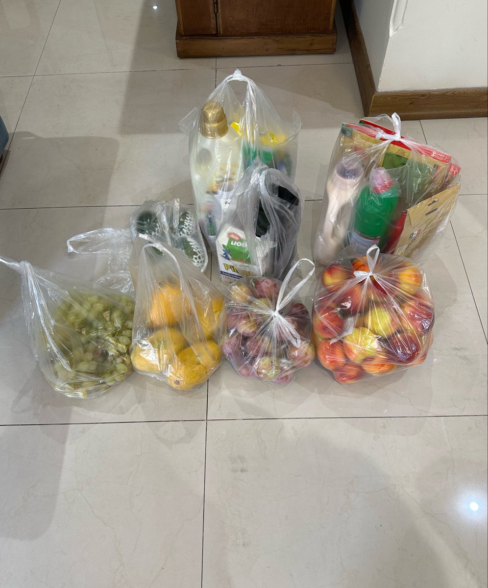 Rasaa_a's tweet photo. ۱۱میلیون ۲۰۰ هزار تومن معادل ۱۱۲ میلیون ریال وجه پشکل مملکت. https://t.co/4WFXMC9N6s