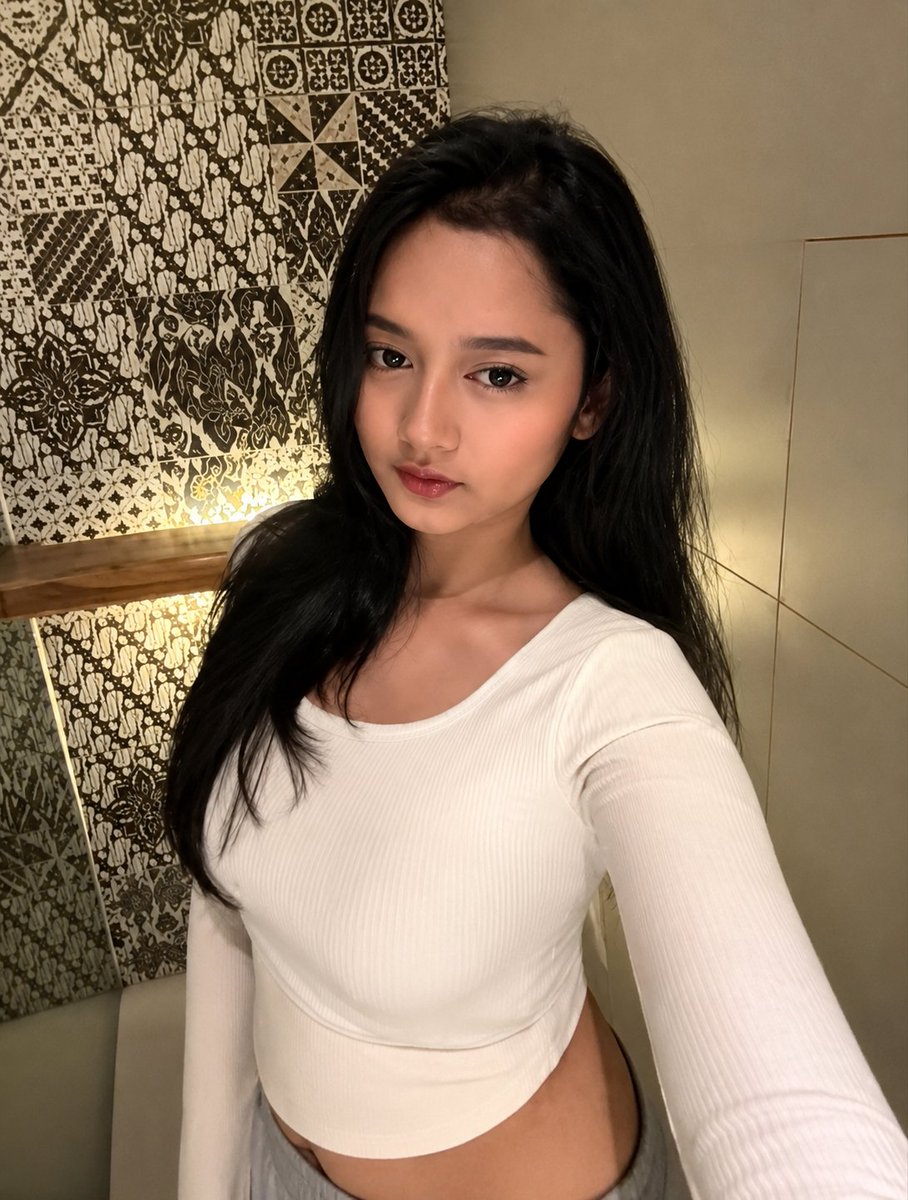 B_utterflly's tweet photo. Gisel G nya???? https://t.co/C66752QoI0