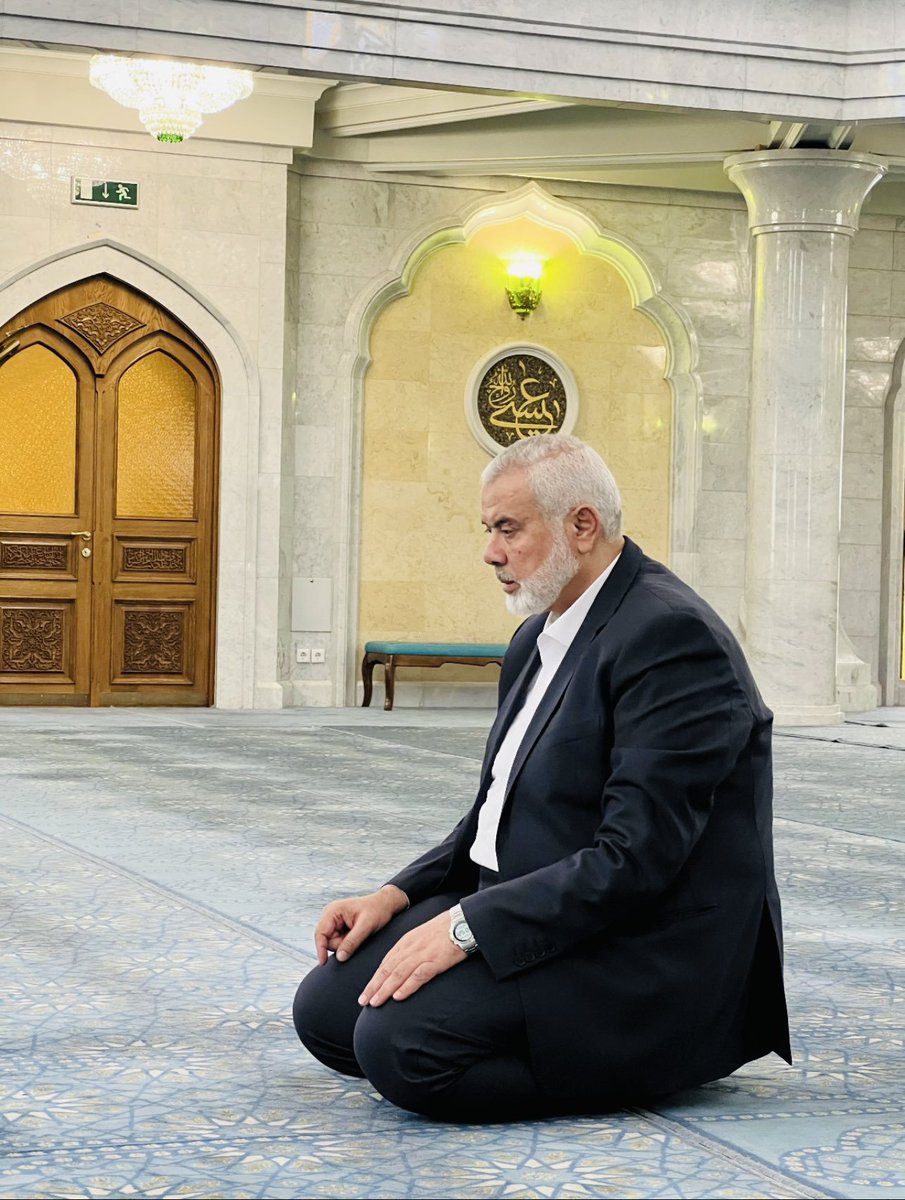 boshobama's tweet photo. "بل احياء عند ربهم يرزقون " https://t.co/0gHNwX8VsA