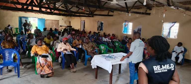 PMS_Pamoja's tweet photo. 🚨 #StopEbola #Ituri :A Dele/ZS Rwampara; Ce 31 juillet,dans le cadre du projet #CREC & Surveillance en base communautaire, @remeddrc avec l'appui financier de @UNICEFDRC a formé 145 nouveaux #RECO dont 100 dans les AS de Lengabo,Dele&Makabo, 45 à Hoho. A Aru,450 formés sur 650. https://t.co/l37G8COMCb
