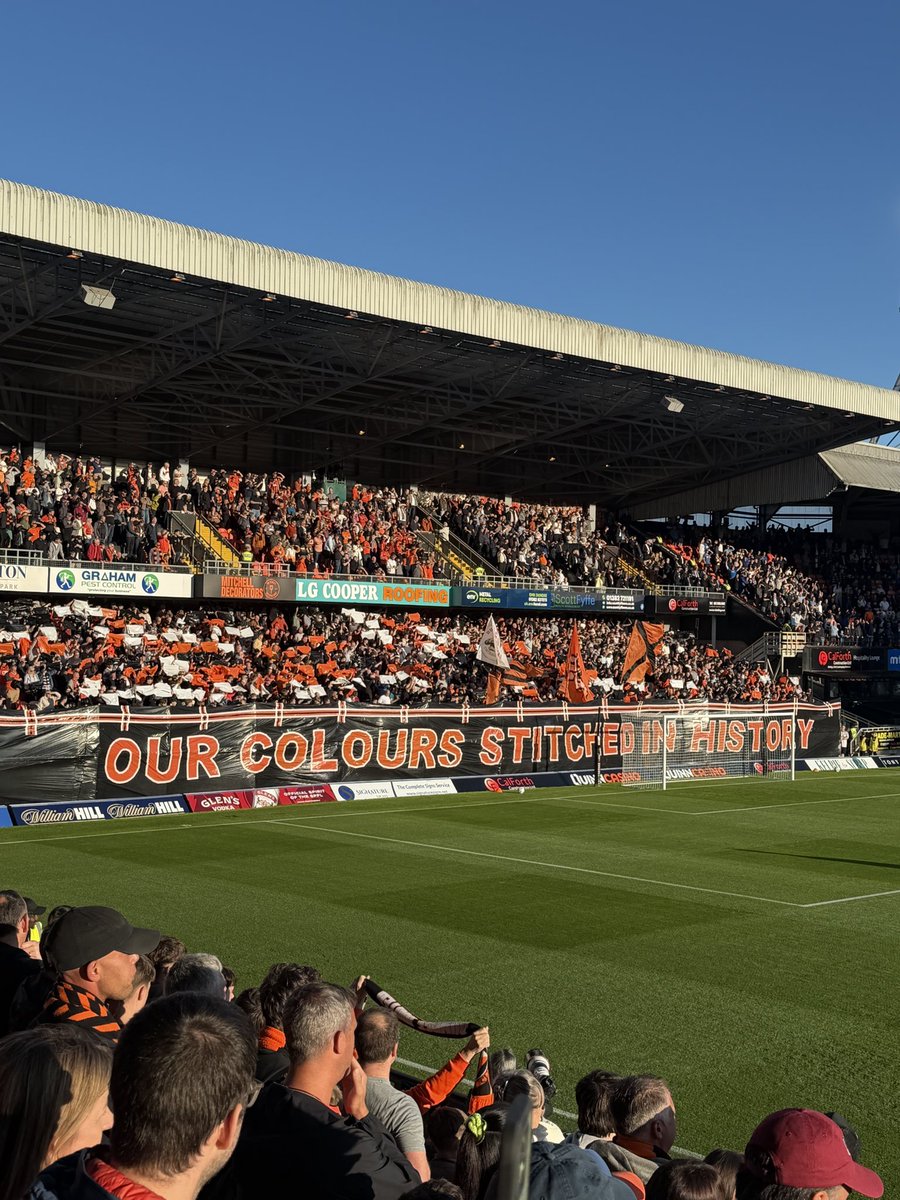 Calbell0's tweet photo. Can we record the @STVFootballShow right now?? 🧡😍 https://t.co/EcQJ01b7zY
